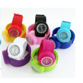 Yxl-878 High Quality Wholesale Price Silicone Slap Watch Shiny Face 12numbers Slap Watch